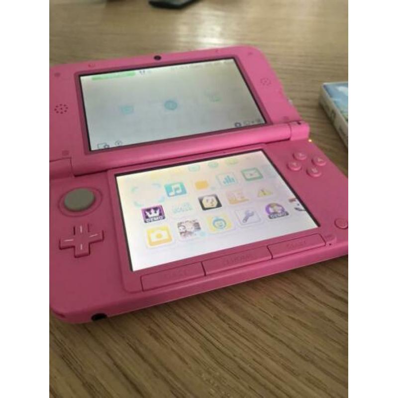 3DS Nintendo roze met animal crossing en Pokémon