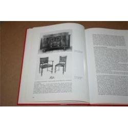 Gedenkboek Een eeuw Jong - De Jong Meubelen 1896-1996