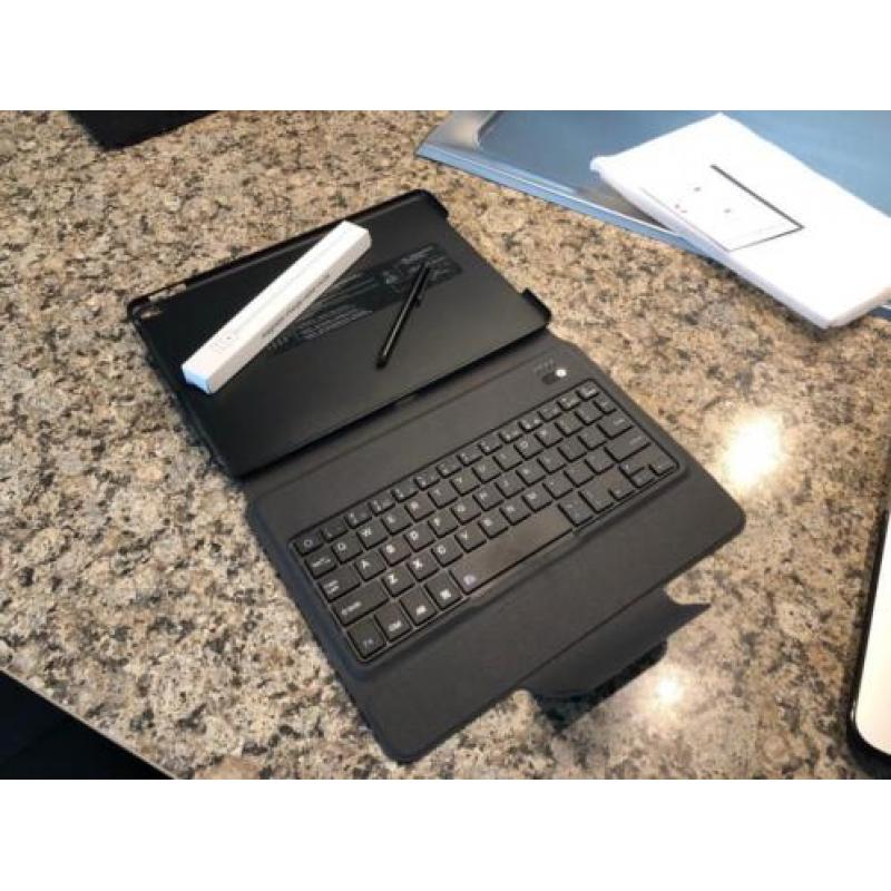 iPad Pro 10.5 hoes met keyboard