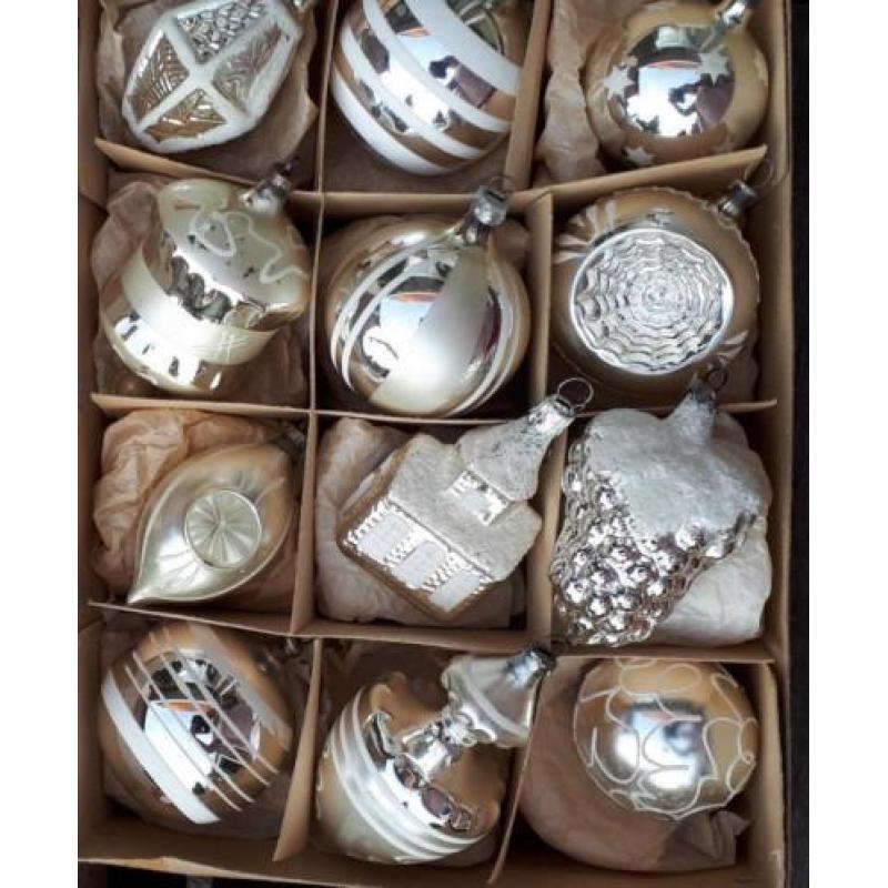 Oude zilveren kerstballen 2