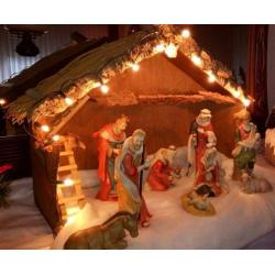 Kerststal (70x40x55 cm) inclusief kerstgroep en verlichting