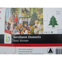 Kerstal-kerstboom met versiering.