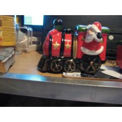 keramiek kersttreintje met 3 wagonnetjes voor waxinelichtjes