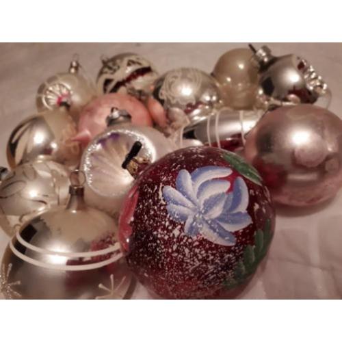 13 oude glazen kerstballen
