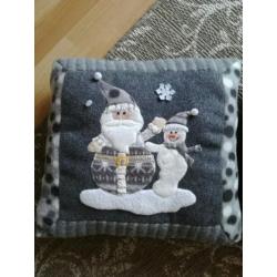 2 leuke grijze kussens voor de kerst NIEUW