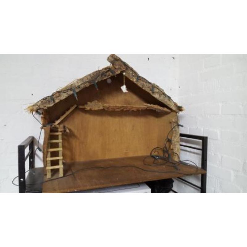 Kerststal (70x40x55 cm) inclusief kerstgroep en verlichting