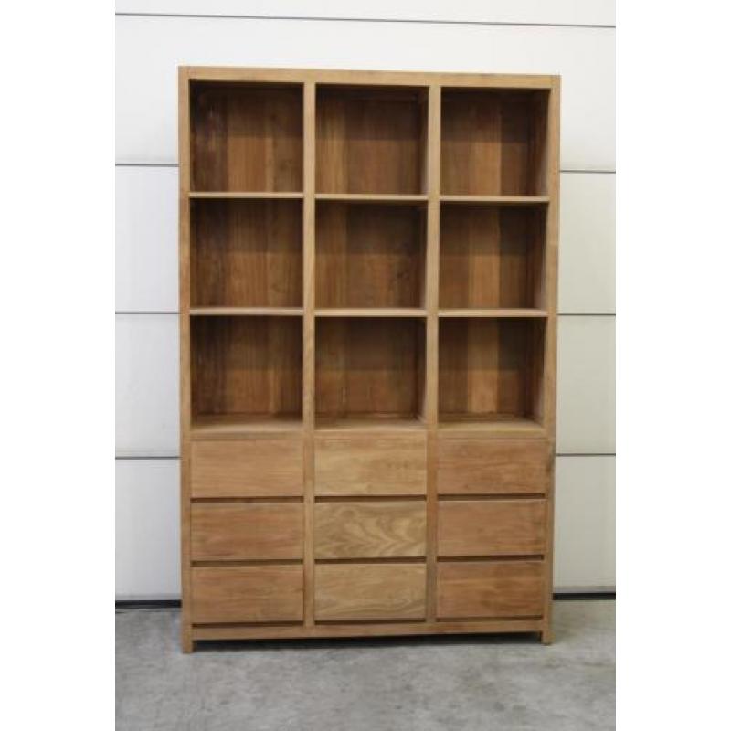 Boekenkast van teakhout met twee schuifdeuren # Indoteak