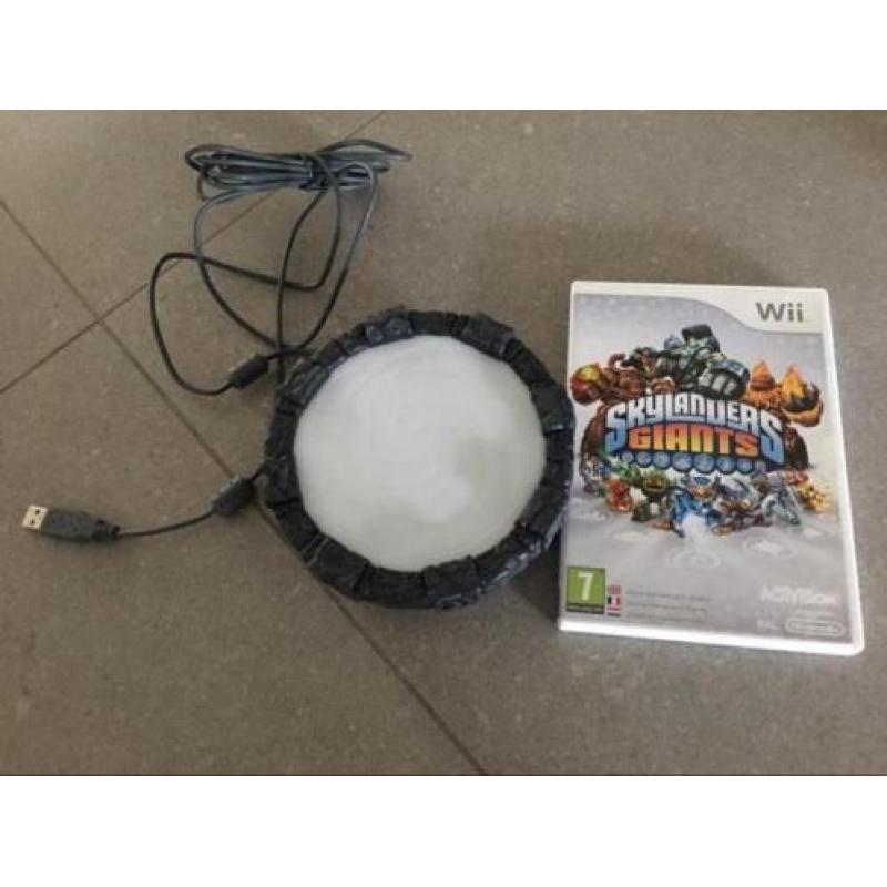 Wii Skylander portal + 12 poppetjes