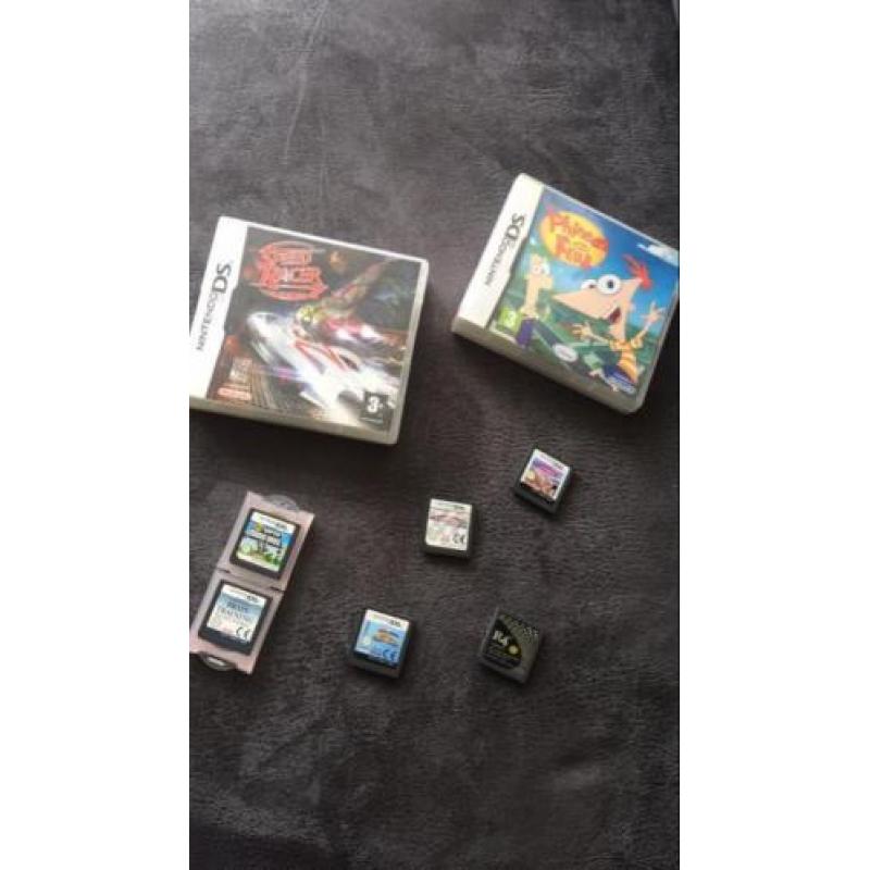Nintendo ds lite met 8 spellen en accessoires