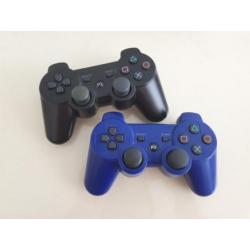 PLAYSTATION 3 SUPER SLIM met usb stick en bluetooth headset.
