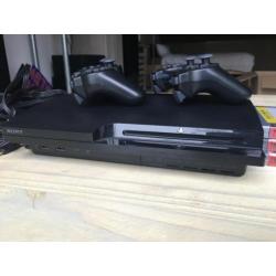 playstation 3 met 2 controllers en 3 spellen